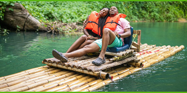 island-dream-tour-lethe-river-rafting-couple