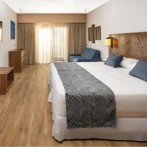 airport-transfer-to-riu-palace-bedroom