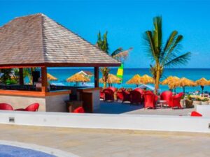 airport-transfer-to-royal-decameron-pool-deck