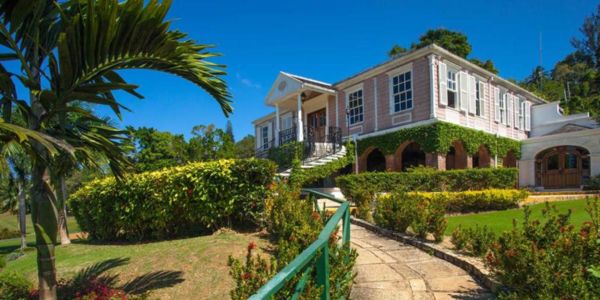 airport-transfer-to-sandals-royal-plantation-property