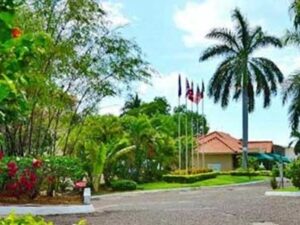 island-dream-tours-airport-transfers-to-el-greco-resort-montego-bay-entrance