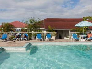 island-dream-tours-airport-transfers-to-el-greco-resort-montego-bay-pool