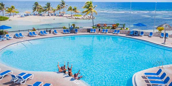 island-dream-tours-airport-transfers-to-holiday-inn-resort-montego-bay-pool-view-1