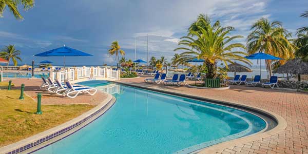 island-dream-tours-airport-transfers-to-holiday-inn-resort-montego-bay-pool-view