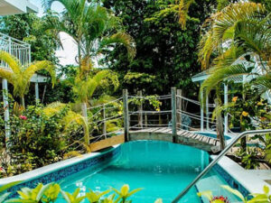 island-dream-tour-rondel-village-pool