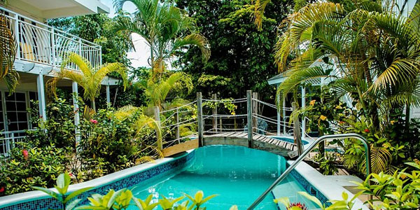 island-dream-tour-rondel-village-pool