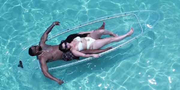 island-dream-tour-clear-kayak-couple