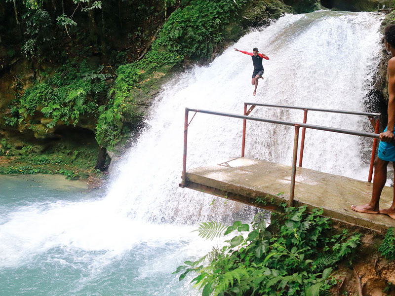 affordable-tours-jamaica-attractions-customized-day-ocho-rios-blue-hole.jpg