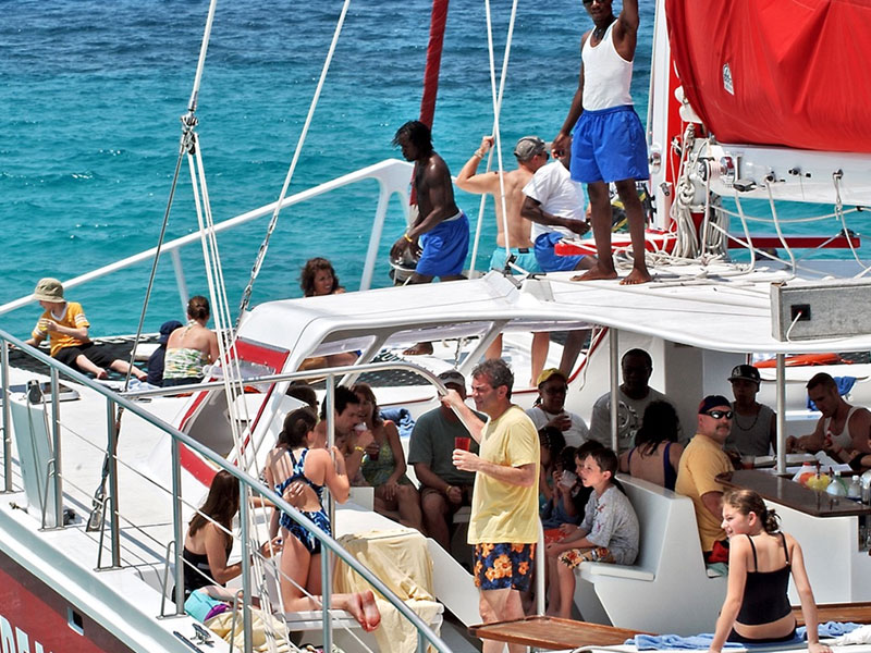 affordable-tours-jamaica-attractions-negril-catamaran-booze-cruise-group.jpg
